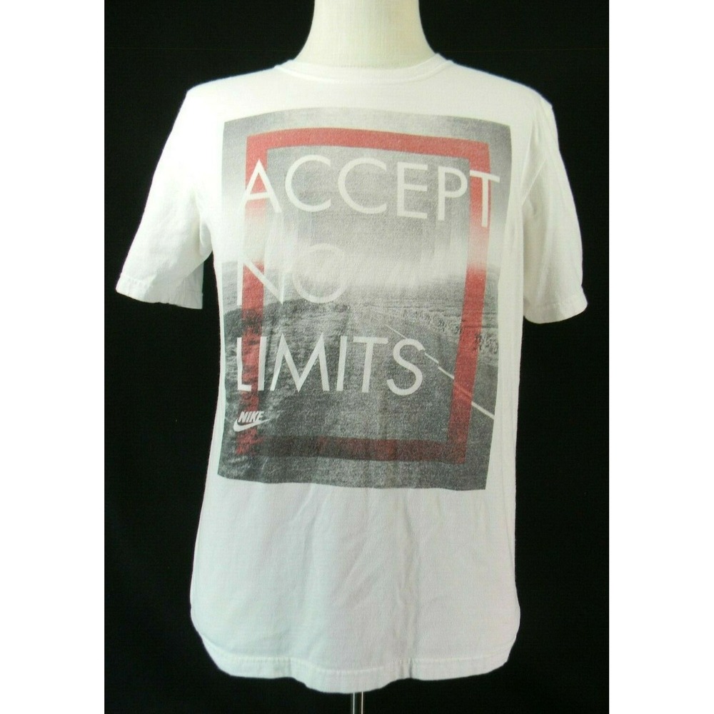 Nike T-Shirt Mens M White Accept No Limits Graphic Short Sleeve Cotton Tee